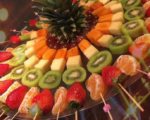 تزیین میوه با خلال دندان